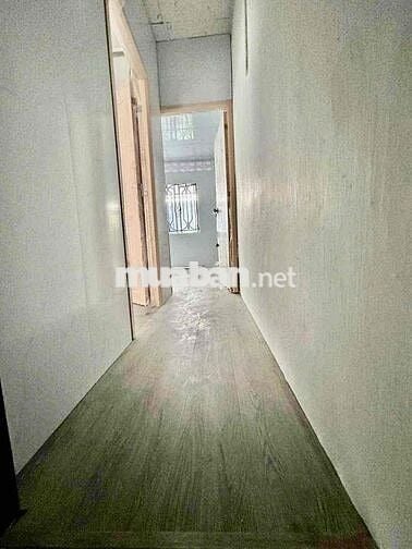 🏠 Nhà cho thuê Gần chợ Ba Đình p10 q8  hẻm 3 gác 👉 Nhà mới sơn sửa, sạ