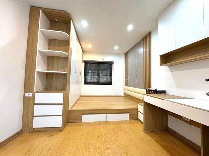 Bán nhà Nguyễn Như Đổ hàng xóm Văn Miếu, Dt 29m2, 5t, mt 3.7m, ở ngay.