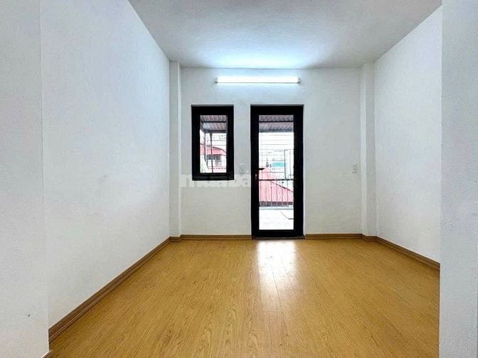Bán nhà Nguyễn Như Đổ hàng xóm Văn Miếu, Dt 29m2, 5t, mt 3.7m, ở ngay.