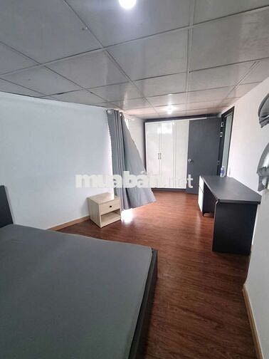 căn hộ full nội thất 40m2 có 1pn riêng ban công , thang máy