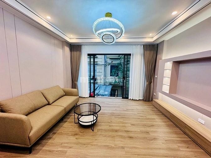 💎 Hoa Lâm – Nhà 5 tầng, 10m ra ô tô, full đồ, giá sốc dưới 7 tỷ!