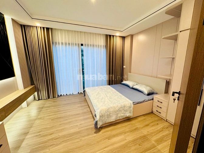 💎 Hoa Lâm – Nhà 5 tầng, 10m ra ô tô, full đồ, giá sốc dưới 7 tỷ!