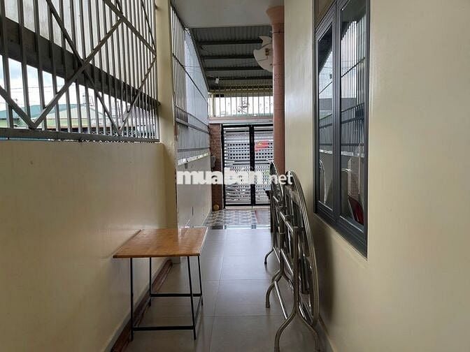 BÁN NHÀ HOÀN CÔNG TRUNG TÂM PHẠM PHÚ THỨ BẢO LỘC DT: 7.5MX30M FULL THỔ