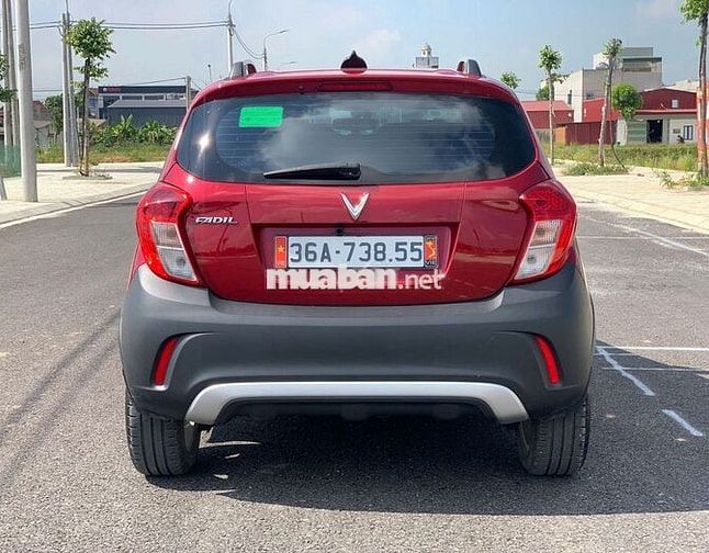 VinFast Fadil base AT1.4 2022  - 37000 km màu đỏ