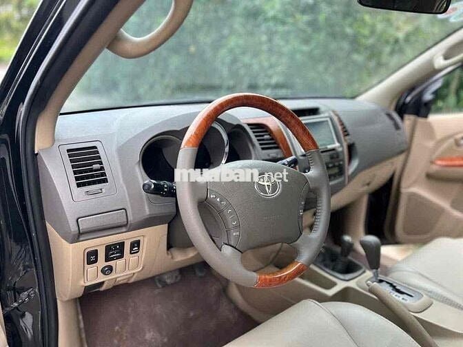 Toyota Fortuner 2011 2.7V - 110000 km