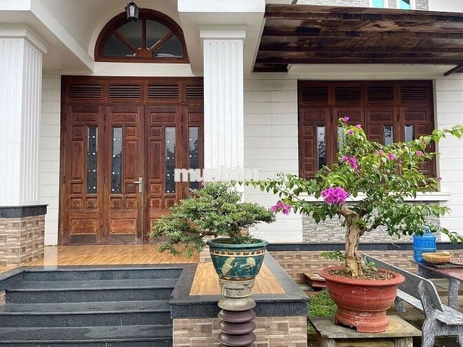 NHÀ BIỆT THỰ KHU LÊ PHỤNG HIỂU - BẢO LỘC - 13X41M SẴN 233M2 THỔ CƯ