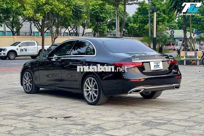 Mercedes E180 model 2022 full option E300 AMG hãng