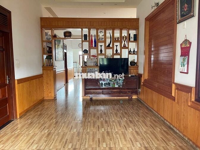 NHÀ BIỆT THỰ KHU LÊ PHỤNG HIỂU - BẢO LỘC - 13X41M SẴN 233M2 THỔ CƯ