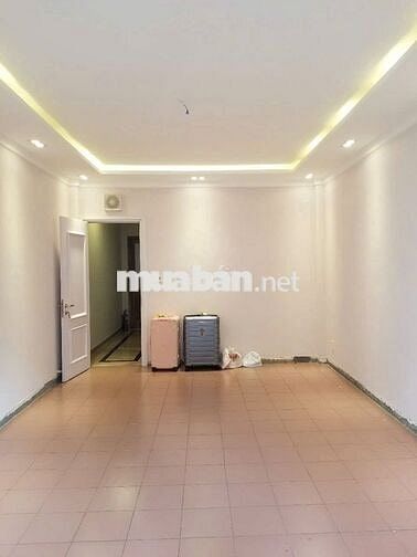 Cho thuê nhà mặt tiền đường Trần Bình Trọng Q.5 nhà 4 tầng