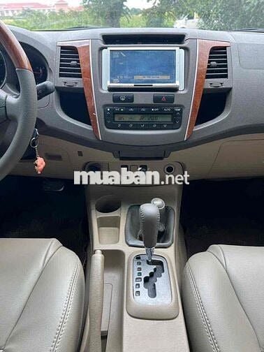 Toyota Fortuner 2011 2.7V - 110000 km