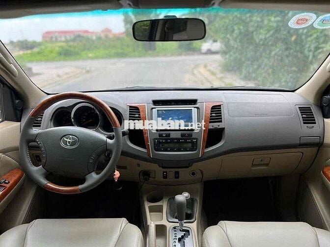 Toyota Fortuner 2011 2.7V - 110000 km