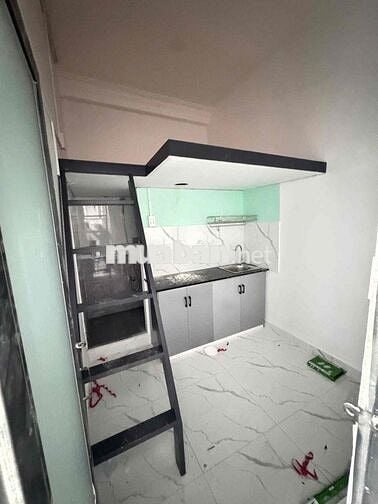 Phòng mới xây gác lửng có cửa sổ- Gần Uth