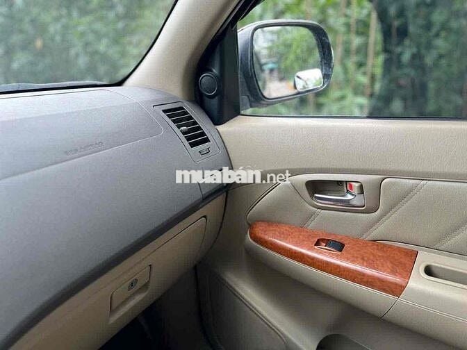 Toyota Fortuner 2011 2.7V - 110000 km
