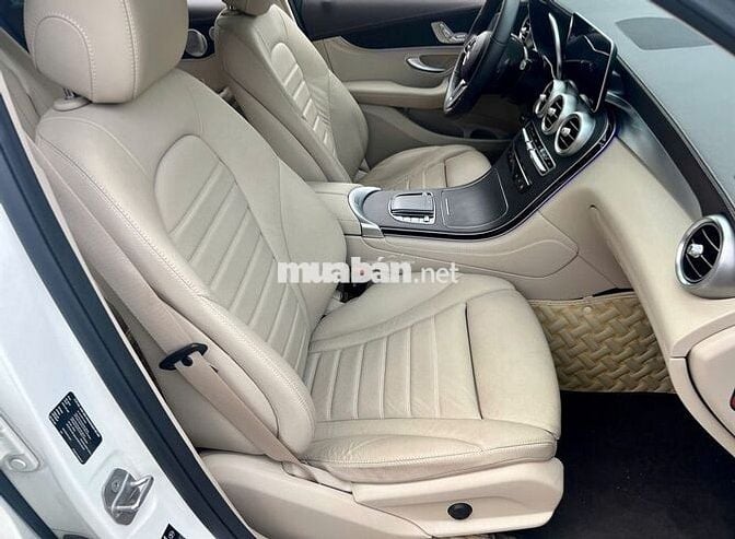 GLC 2020 300 TRÙM MỀN 11,400 km CHECK SAI TẶNG XE