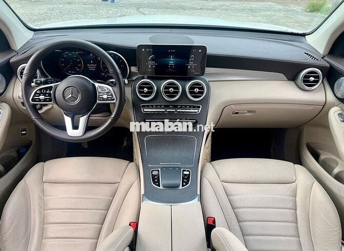 GLC 2020 300 TRÙM MỀN 11,400 km CHECK SAI TẶNG XE