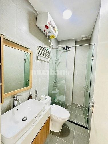Bán nhà 6 tầng thang máy, P/Lô phố Hoàng Quốc Viêt, Dt 65m2, Mt 5m.