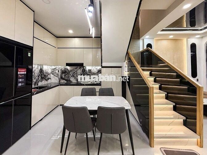 Hẻm HXH Phan Xích Long 4,5m x 10m 2 tàng 3PN nhà mới sẵn nội thất