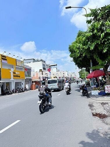 Góc 2 Mặt Tiền Phan Văn Trị 4mX16m Giá Chỉ 25 Triệu Đối Diện Cityland