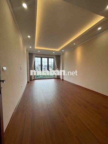 Nhà mới Tứ Hiệp thang máy, ô tô vào nhà