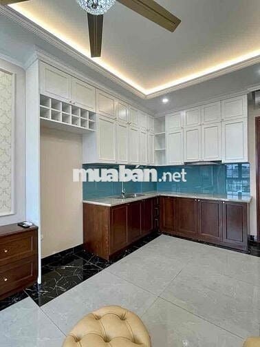 Nhà mới Tứ Hiệp thang máy, ô tô vào nhà