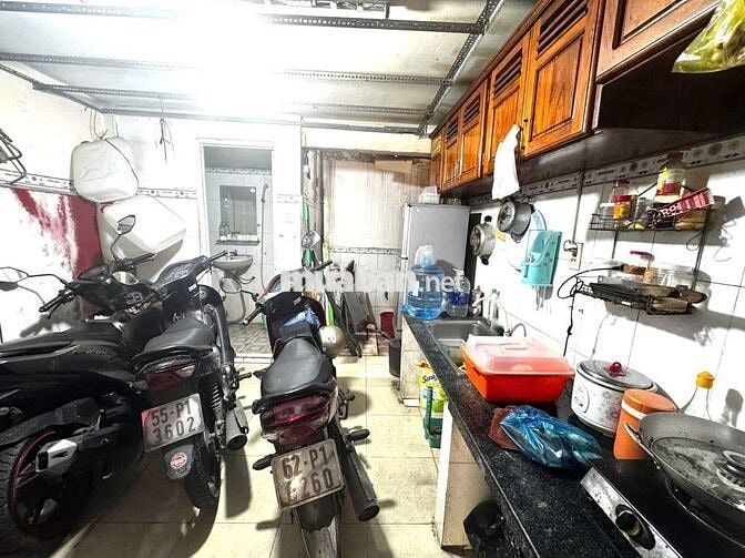 Nhà Mặt Tiền LẠC LONG QUÂN p3 ,q11 , Gần Đầm sen
