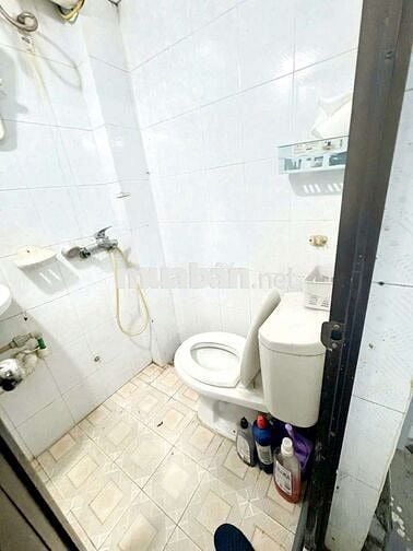 Cho thuê nhà tập thể tầng 3, T4, 70m, 2pn, 2wc, nhà thoáng