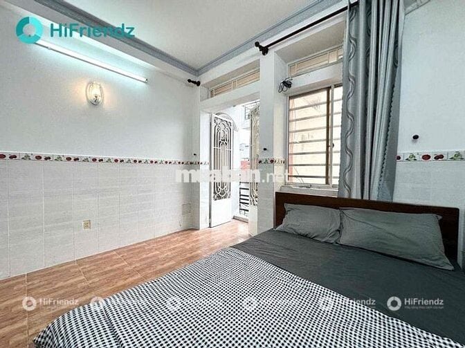 STUDIO BAN CÔNG TÁCH BẾP KẾ BÊN CÔNG VIÊN NƯỚC ĐẦM SEN