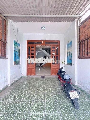 BÁN NHÀ 1 TRỆT 1 Lầu - MẠT TIỀN  ĐƯỜNG NHỰA THÔNG THOÁNG