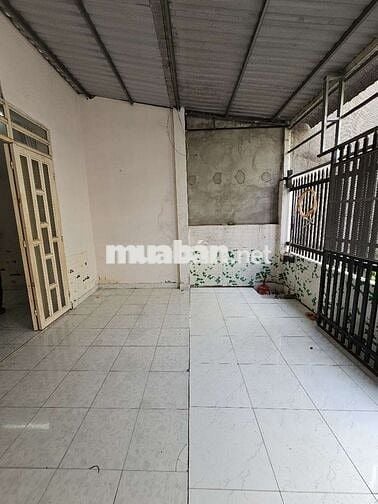 Nhà cấp 4 gác lửng gần chợ Tân Long p. Tân Đông Hiệp Dĩ An