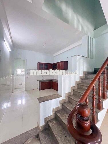 BÁN NHÀ 1 TRỆT 1 Lầu - MẠT TIỀN  ĐƯỜNG NHỰA THÔNG THOÁNG