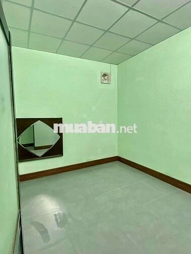 BIỆT THỰ  DIỆN TÍCH  RỘNG 20*30, 2PN, SÂN RỘNG RÃI, GẦN CẦU PHÚ LONG