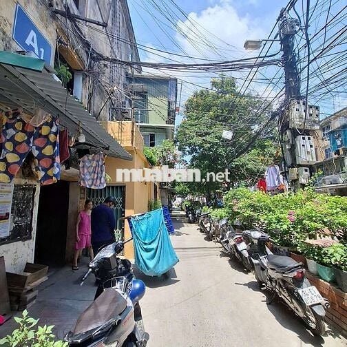 Chính Chủ Cần Bán Căn Penhouse Tập Thể A1, Phố 8/3 View Triệu Đô.