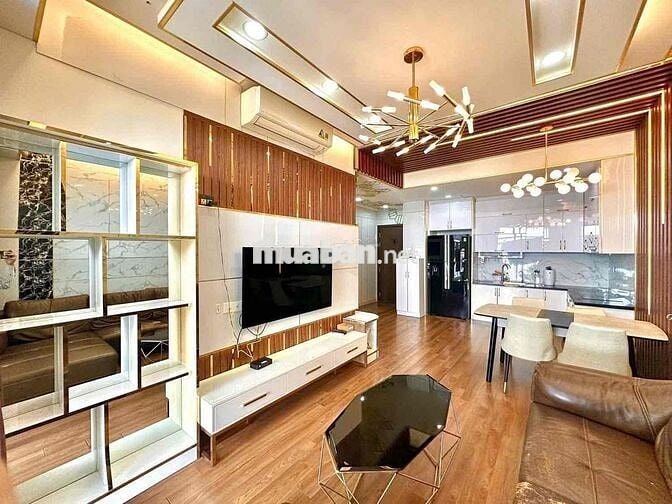 Cho thuê căn hộ 2 phòng ngủ. chung cư Golden Mansion. Gần sân bay TSN