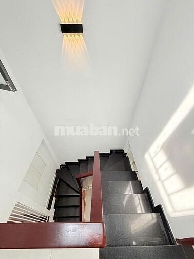Nhà mới, nội thất đẹp, Trần Thánh Tông hẻm ô tô thông.