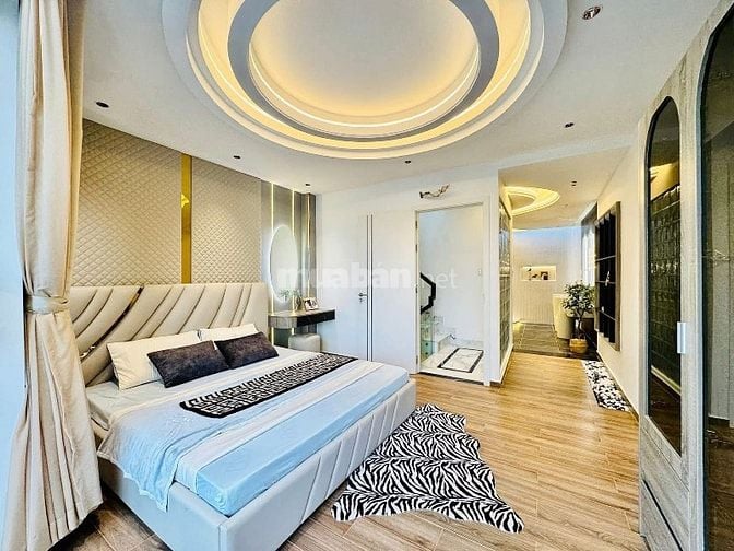 Bán gấp nhà đường Trần Quốc Thảo, p6, Q3. Giá 3,8tỷ. Hẻm xe hơi.68m2