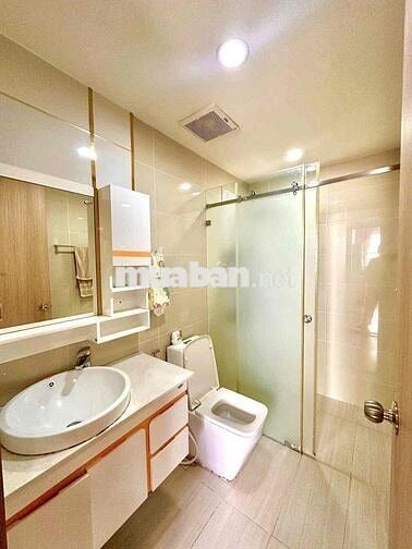 Cho thuê căn hộ 2 phòng ngủ. chung cư Golden Mansion. Gần sân bay TSN