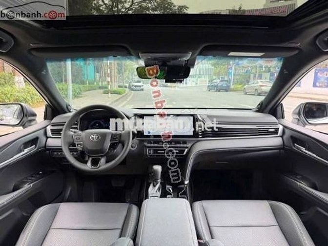 Toyota Camry 2.0Q 2025