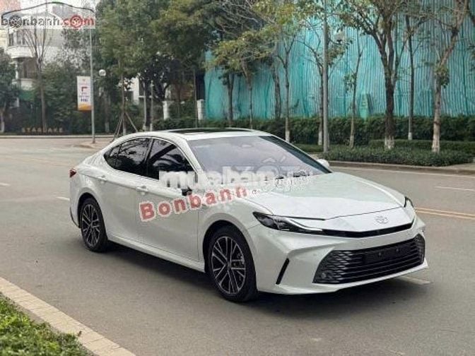 Toyota Camry 2.0Q 2025