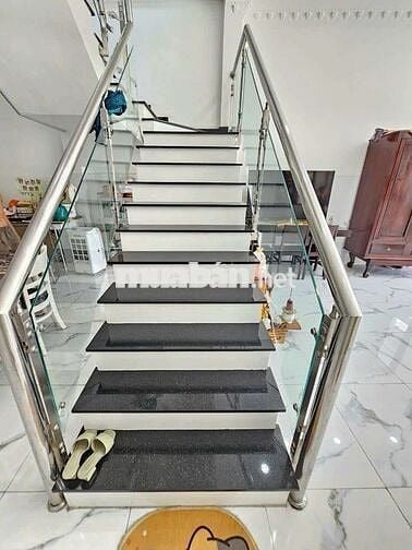 Nhà Biệt thự sân vườn gần chợ Xóm Vắng Vincom550 p. Dĩ An