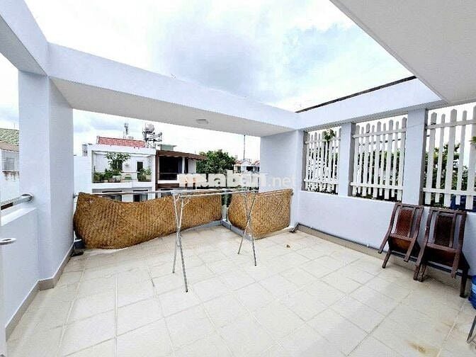 Nhà phố trệt 2 lầu st. Tại Kdc Phước Kiển. Có 8Pn cho thuê. SHR
