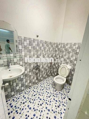 Nhà lầu 2 phòng 2 máy lạnh KDC Thới Nhựt