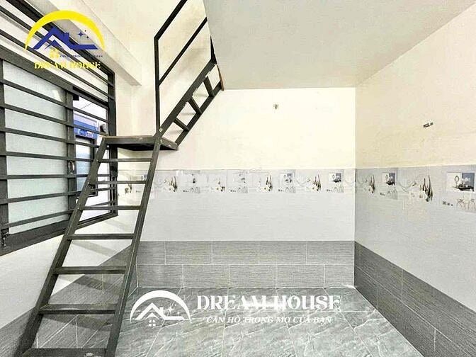 phòng dạng 1 trệt 1 lửng - Gần ngã tư gò mây - Ngay lê trọng tấn