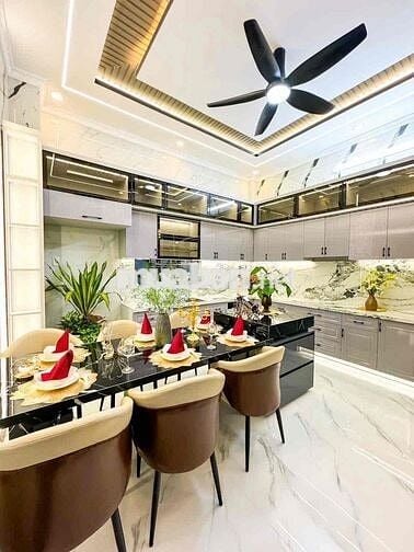 NHÀ TRỆT 3 LẦU MỚI ĐẸP -  CÓ HẺM MƯƠNG HỞ BÊN HÔNG CỰC KÌ THOÁNG MÁT -