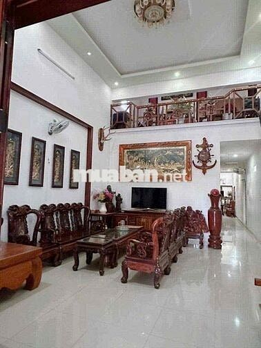 Căn Nhà Thuê Phạm Văn Bạch đối diện Hoa Viên mát mẻ