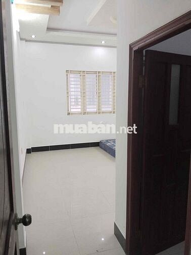 Nhà trệt 2 lầu mặt tiền Nguyễn Hiền