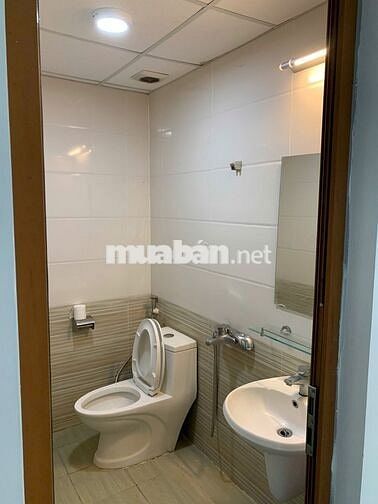 Chính chủ cho thuê chung cư 3 ngủ full sáng full nội thất tầng trung