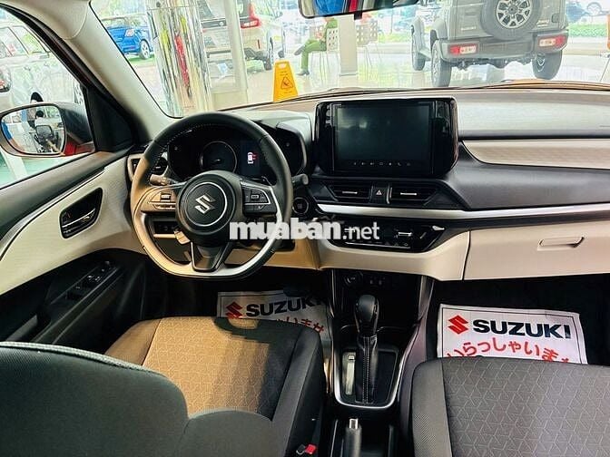 Suzuki Swift Hybrid Phiên bản mới 2025 Đỏ - Đen