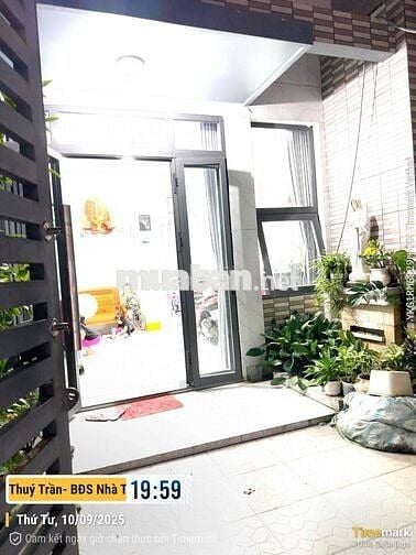 Nhà C4 gác Lửng -3pn - Hẻm Tải - Cách Mt 1 Căn . kế chợ , bv , Trường