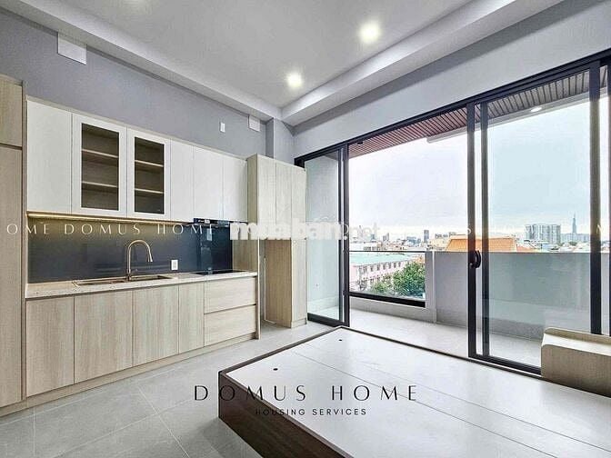 STUDIO BAN CÔNG FULL NỘI THẤT NGAY CÁCH MẠNG THÁNG 8
