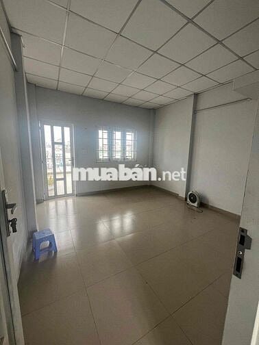 Bán Nhà Xe Tải Thôg. p16. 3 tầng. 4.05 dài 13